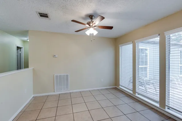 $1,900 | 5046 Spring Forest Drive, Houston, TX 77091