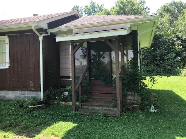 1156 Jacobs Road Youngstown, OH 44505 - Photo 4 of 31