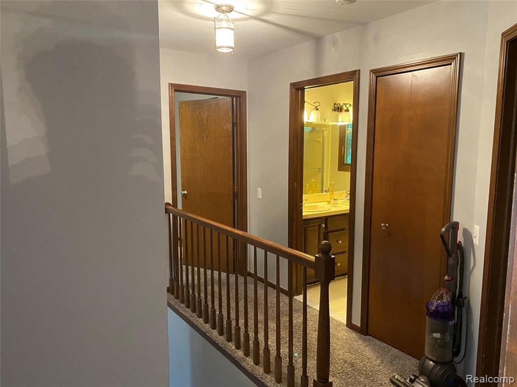 36798 Chesapeake Road Farmington Hills, MI 48335 - Photo 22 of 32