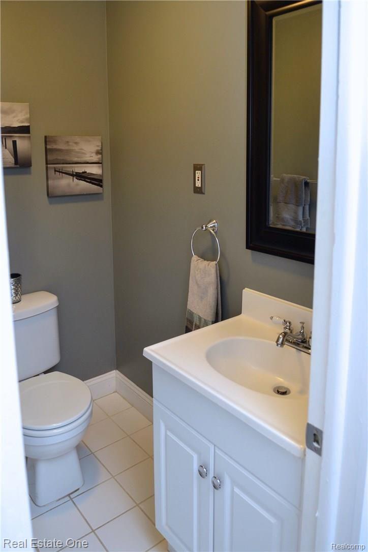 1379 Shenandoah Drive Rochester, MI 48306 - Photo 9 of 21 IMG_0031.JPG