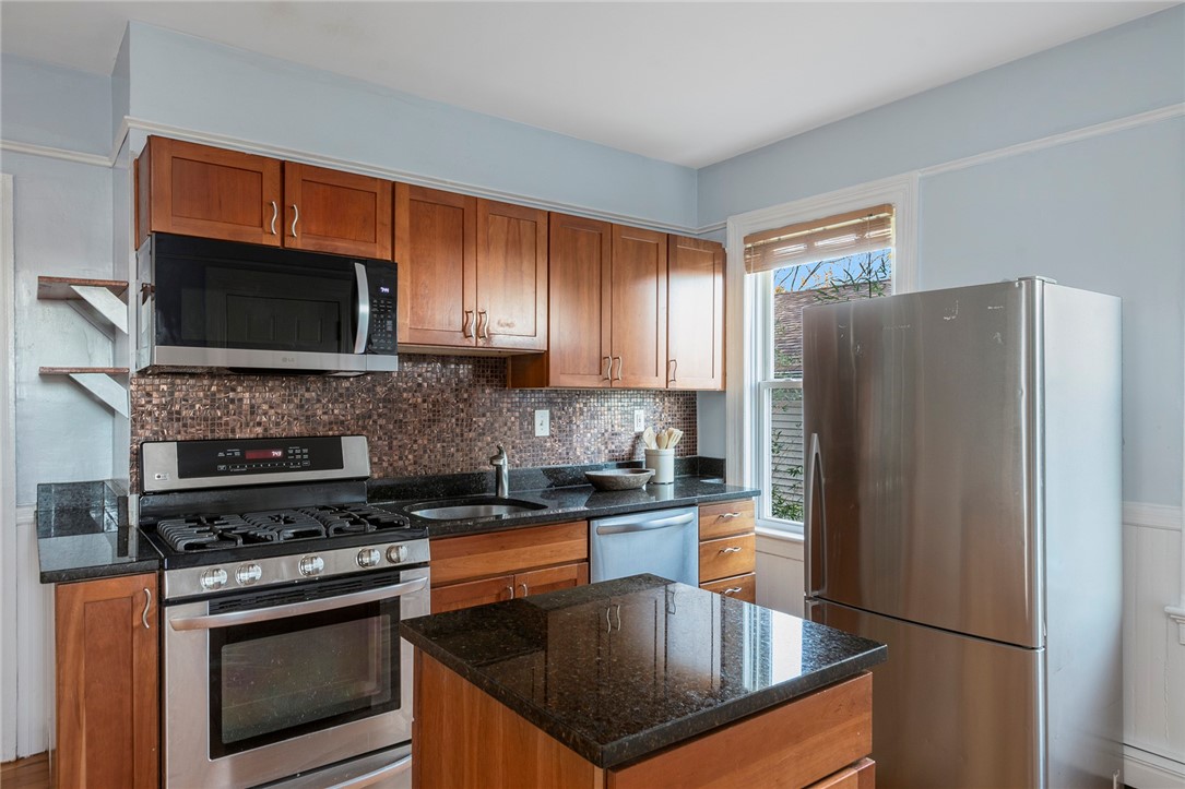 98 Evergreen Street, Unit 2 Providence, RI 02906 - Photo 11 of 25