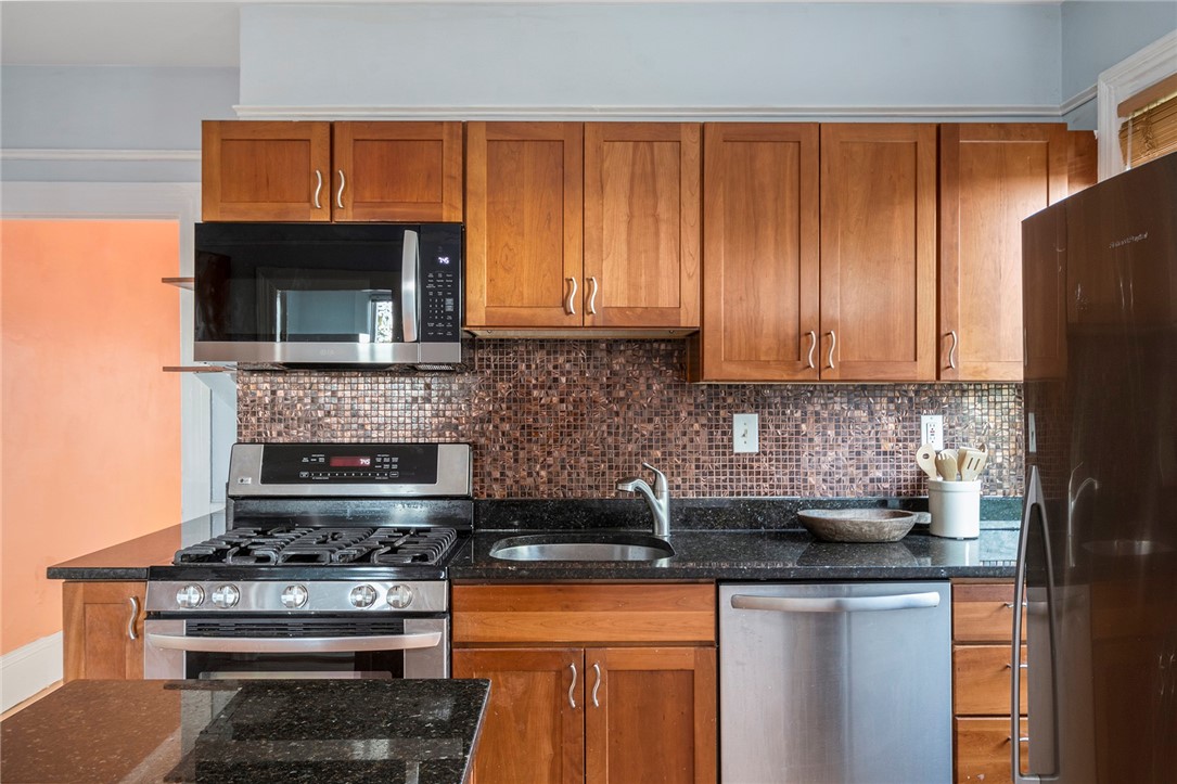 98 Evergreen Street, Unit 2 Providence, RI 02906 - Photo 12 of 25