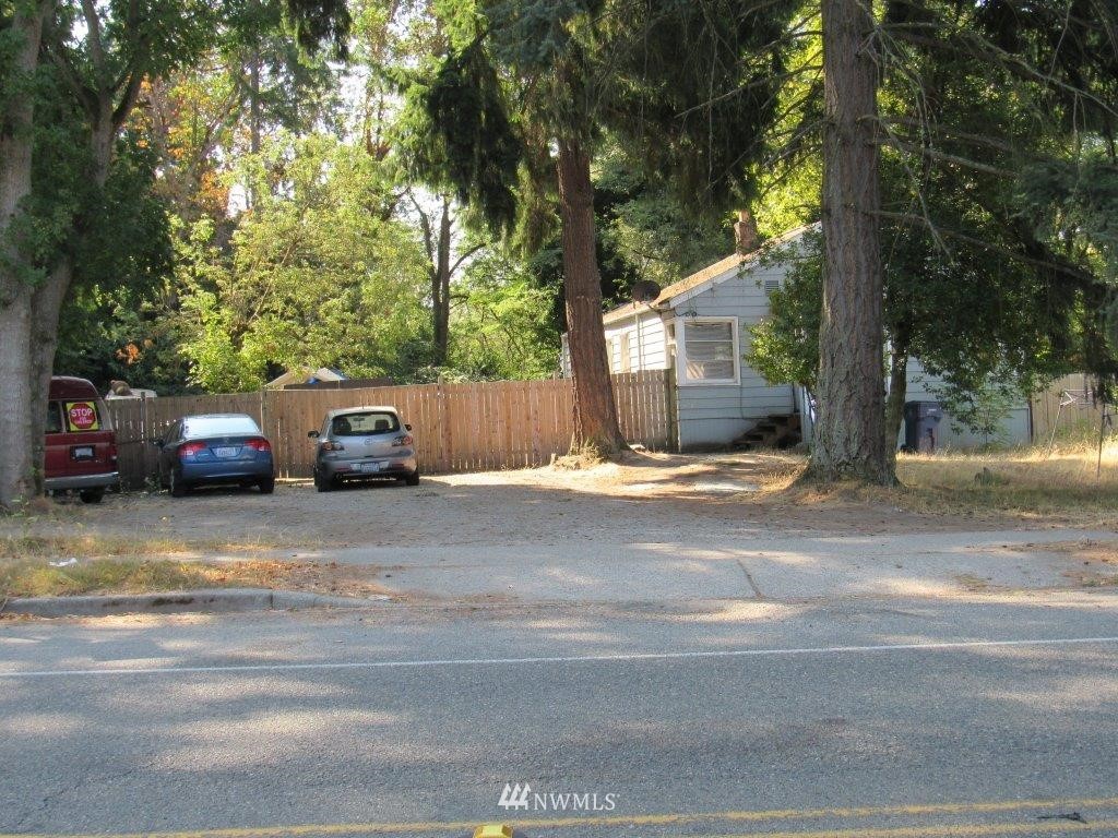 835 Southwest 108th Street Seattle, WA 98146 - Photo 1 of 3 Gallery Image 1