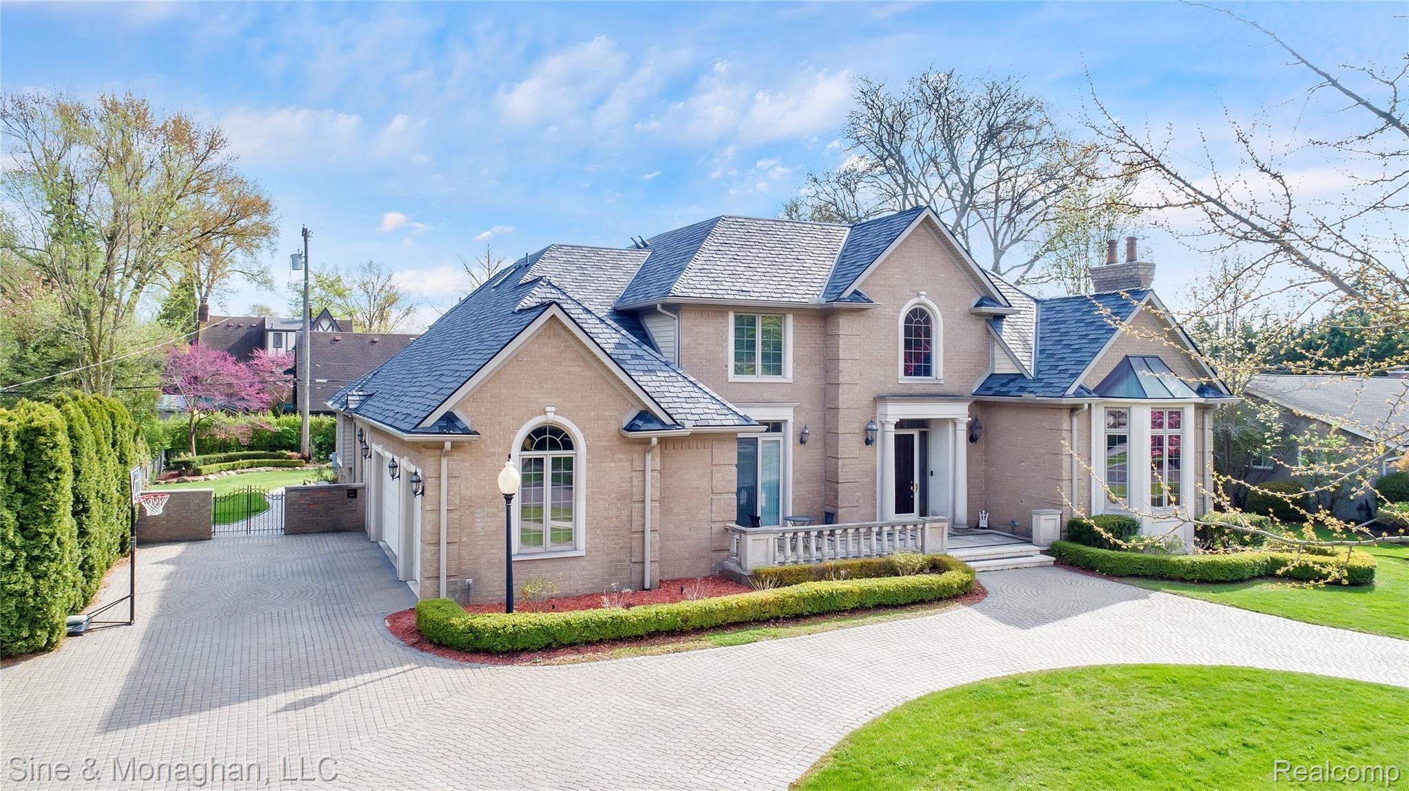 45 Roslyn Road Grosse Pointe, MI 48236 - Photo 85 of 88 45 Roslyn - HD Drone Photography-4.jpg