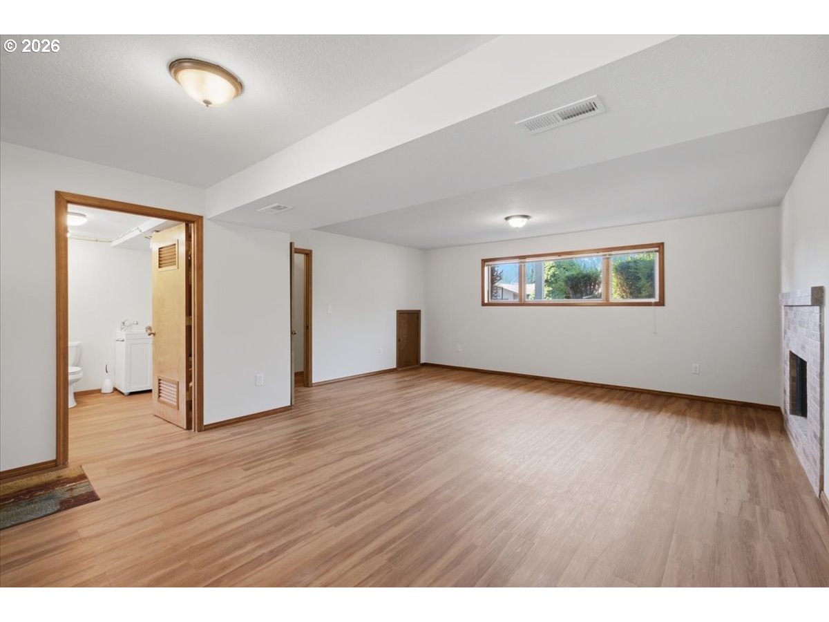 895 Northwest 3rd Street Gresham, OR 97030 - Photo 25 of 41
