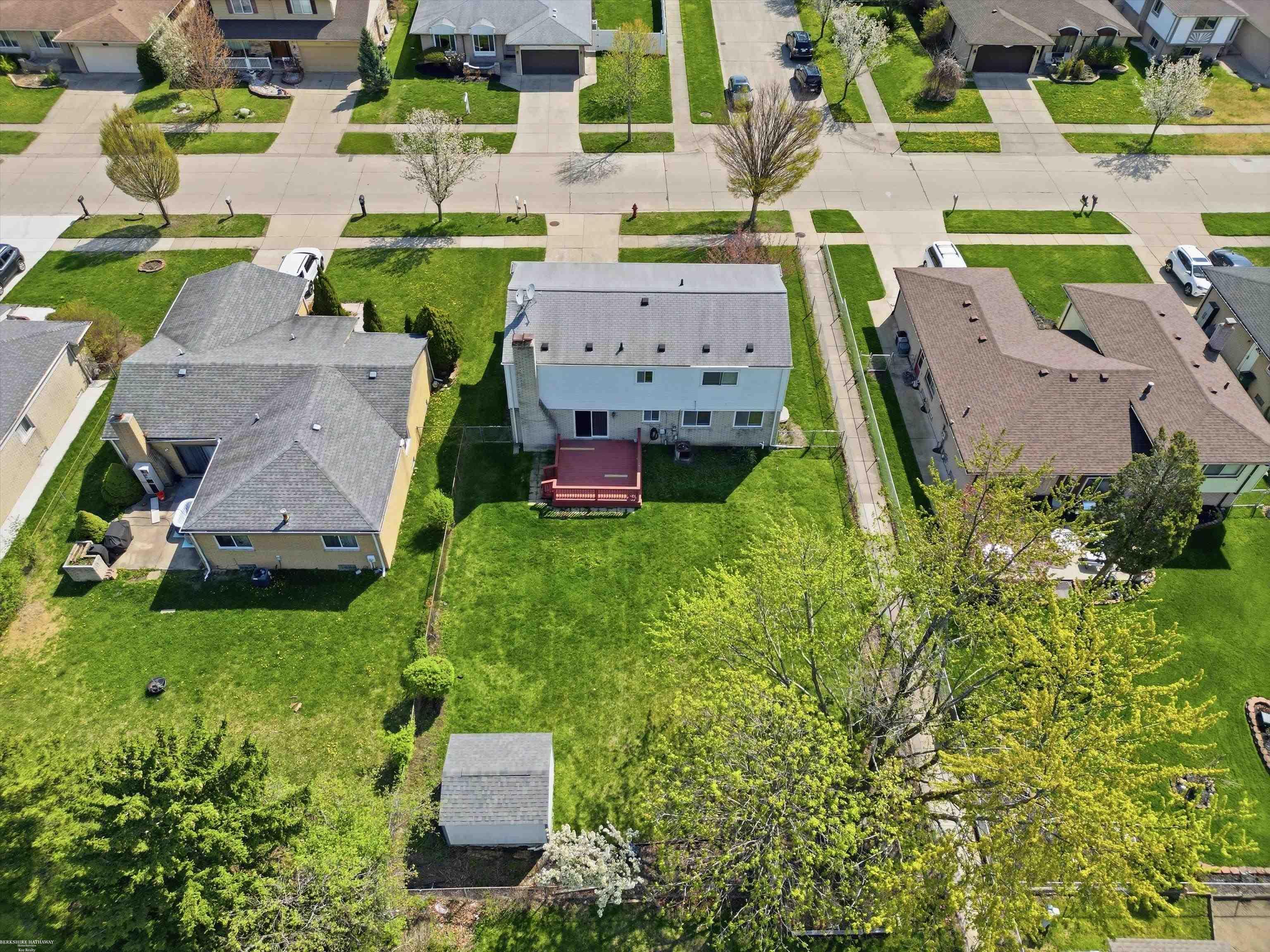 1405 Shaker Street Troy, MI 48083 - Photo 46 of 51 50205374-0b6bc9f3-e03c-421b-ab04-0dcd1f65f5a2.JPG