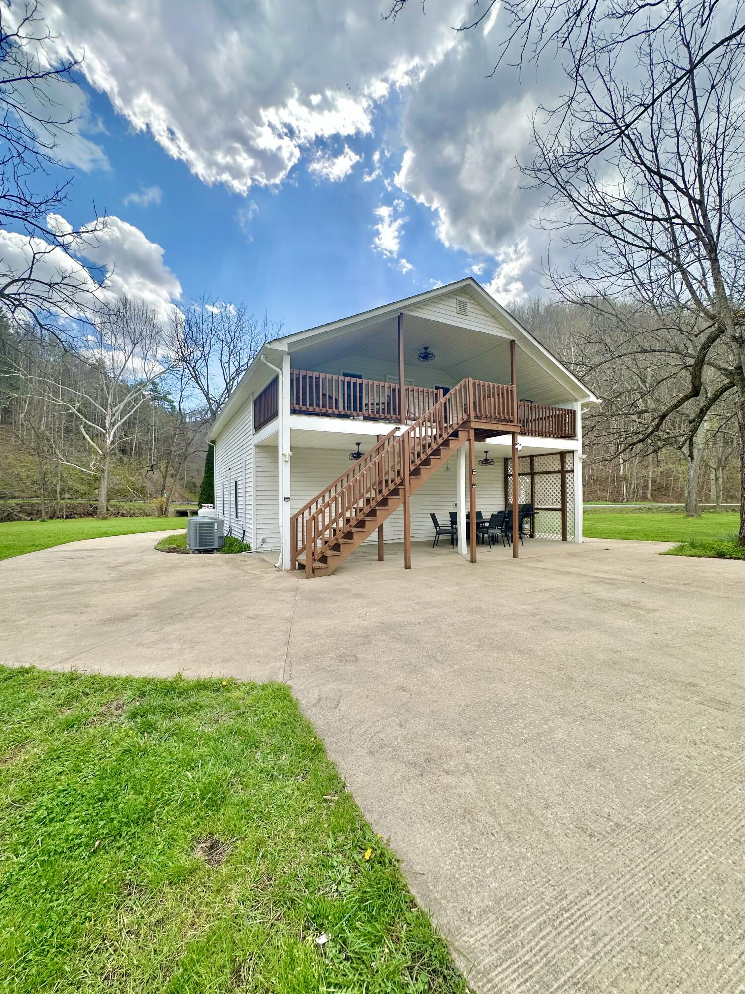 800 East Morris Hill Road Covington, VA 24426 - Photo 12 of 126 IMG_7066