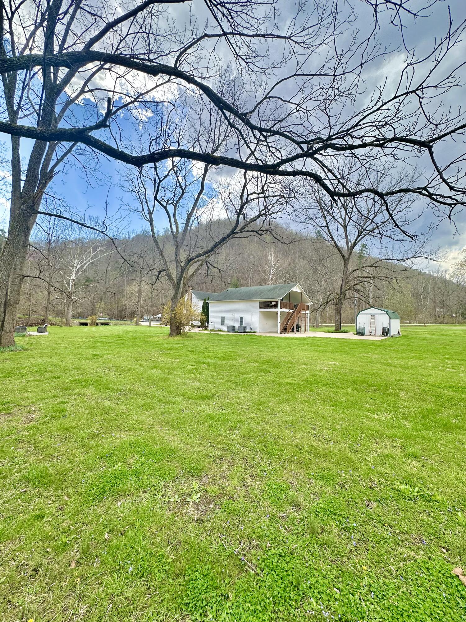 800 East Morris Hill Road Covington, VA 24426 - Photo 16 of 126 IMG_7059