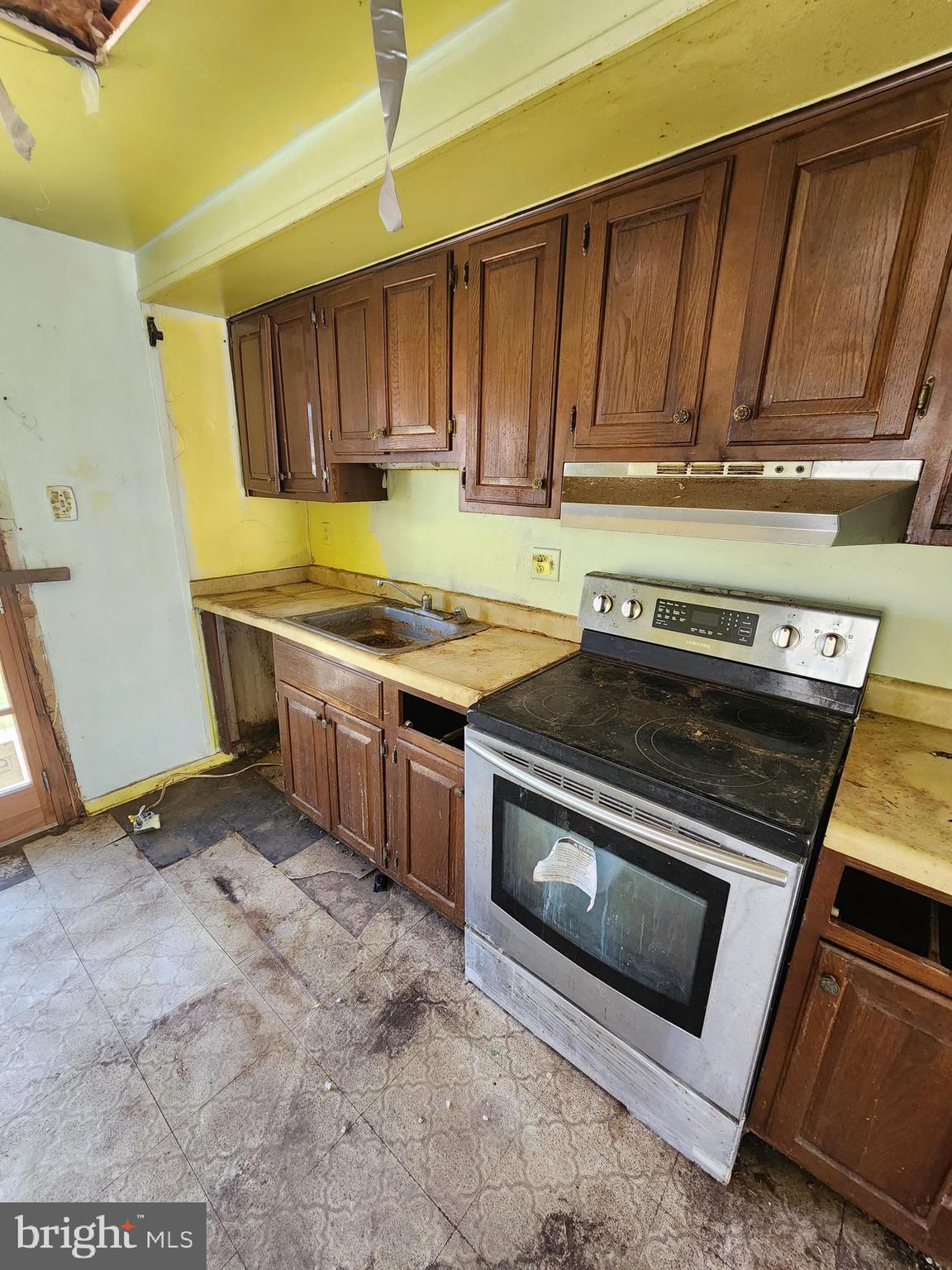 9063 Flamepool Way Columbia, MD 21045 - Photo 11 of 31 Kitchen