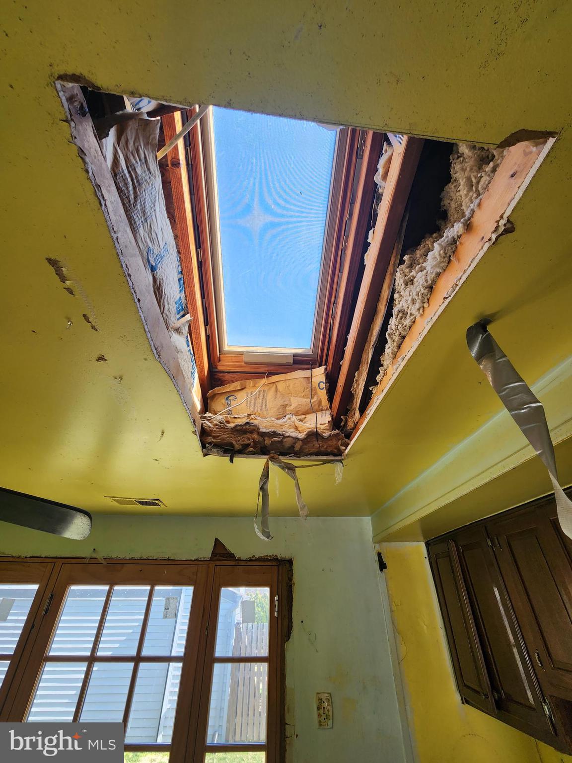 9063 Flamepool Way Columbia, MD 21045 - Photo 12 of 31 2nd Kitchen Skylight