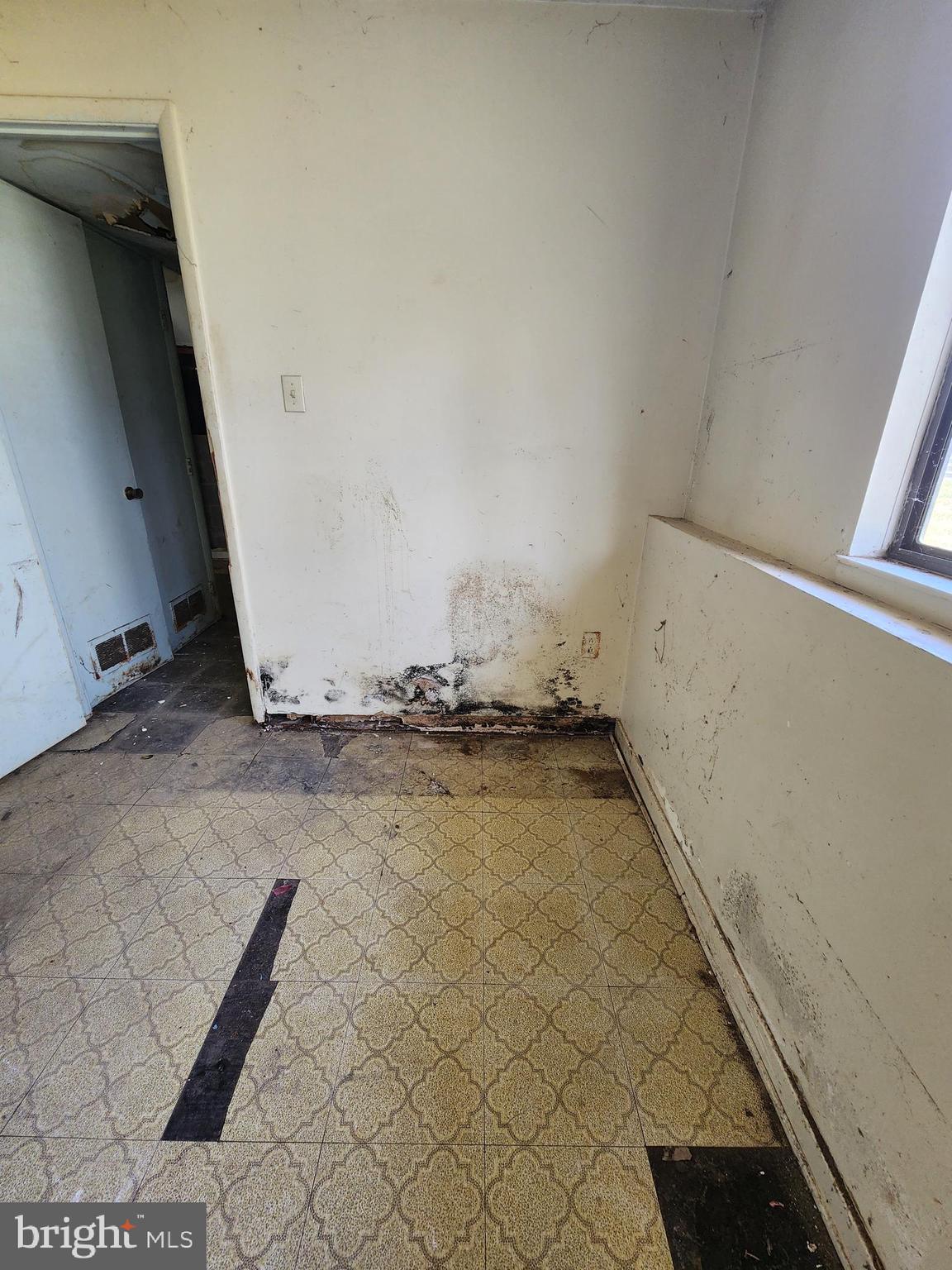 9063 Flamepool Way Columbia, MD 21045 - Photo 30 of 31 LL Bedroom #4