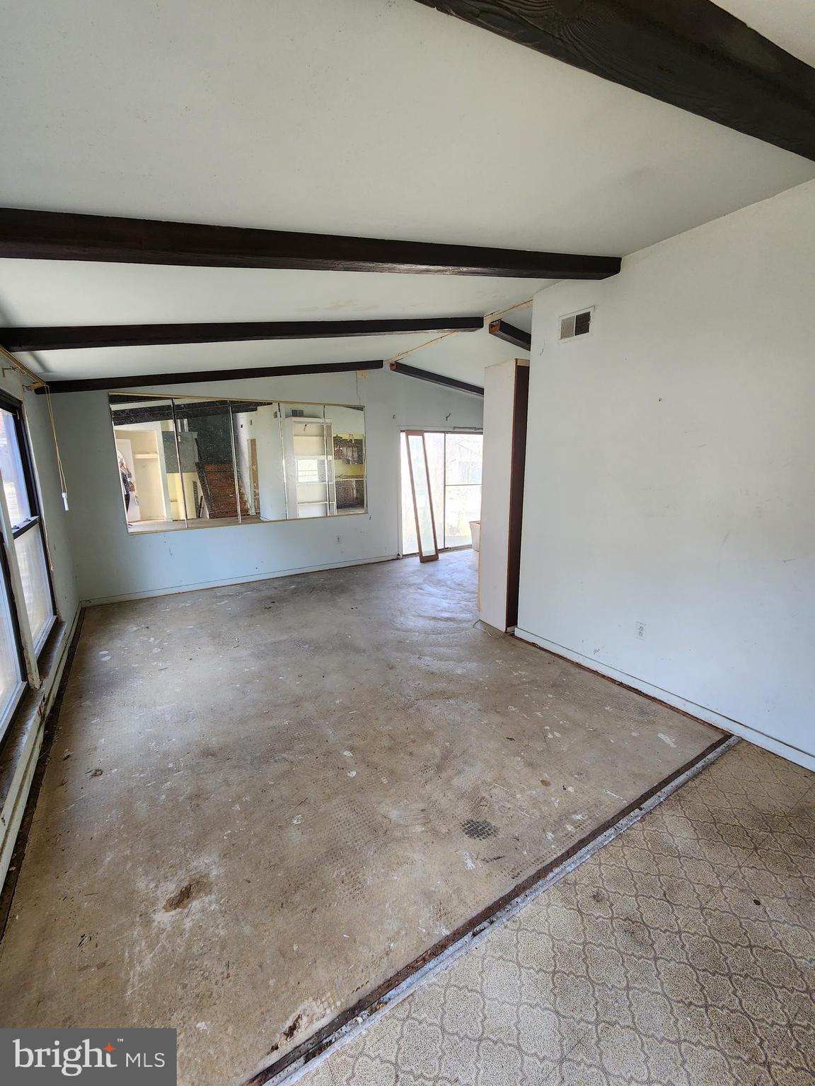 9063 Flamepool Way Columbia, MD 21045 - Photo 5 of 31 Living Rm