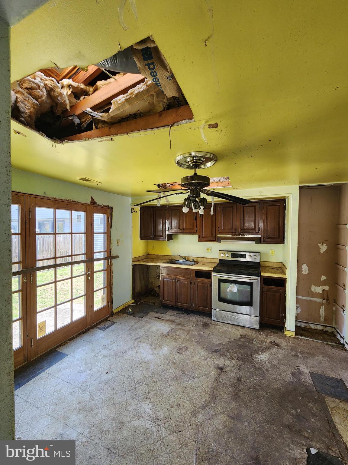 9063 Flamepool Way Columbia, MD 21045 - Photo 9 of 31 Two Skylights in Kitchen