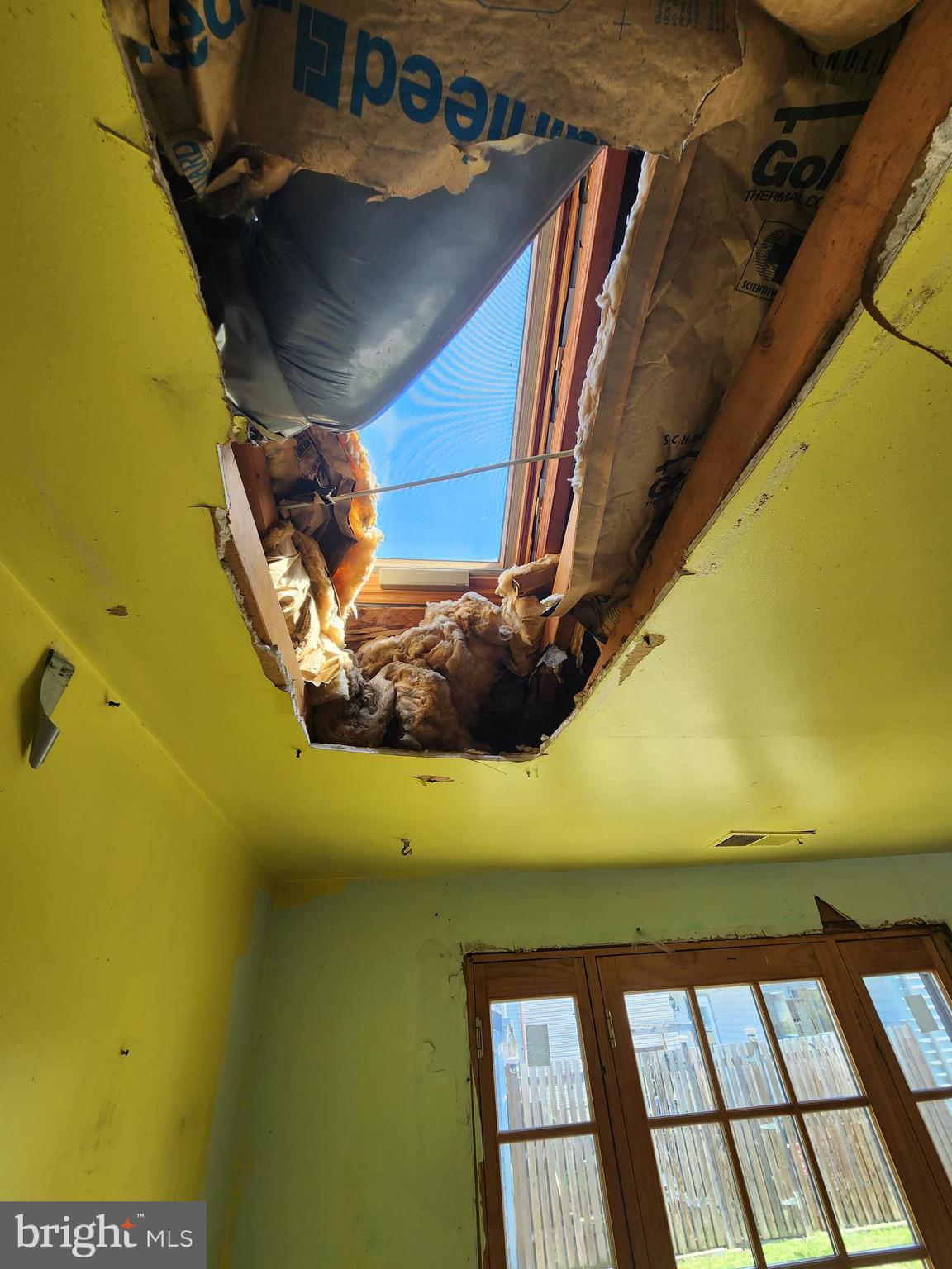 9063 Flamepool Way Columbia, MD 21045 - Photo 10 of 31 Kitchen Skylight