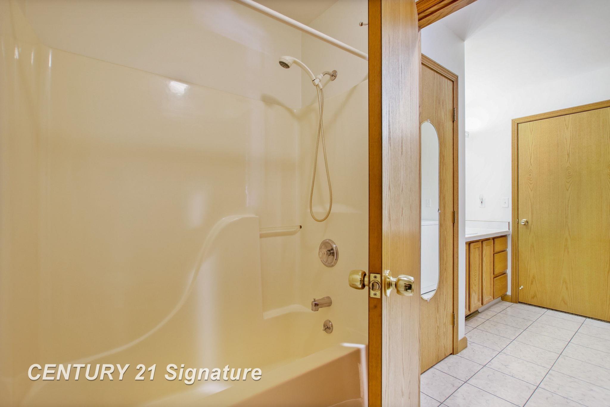 8221 Midland Road, Unit 8221 4 Freeland, MI 48623 - Photo 22 of 46 Gallery Image 22