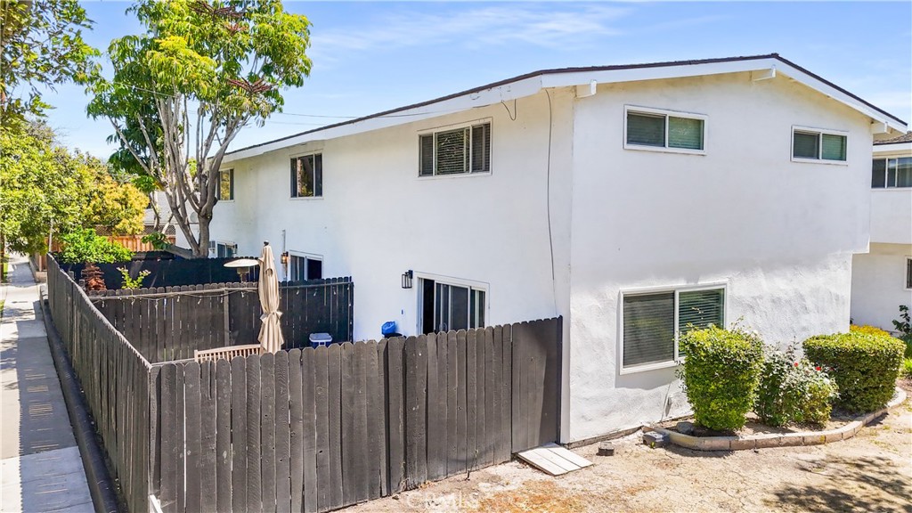 3040 Fillmore Way Costa Mesa, CA 92626 - Photo 3 of 10