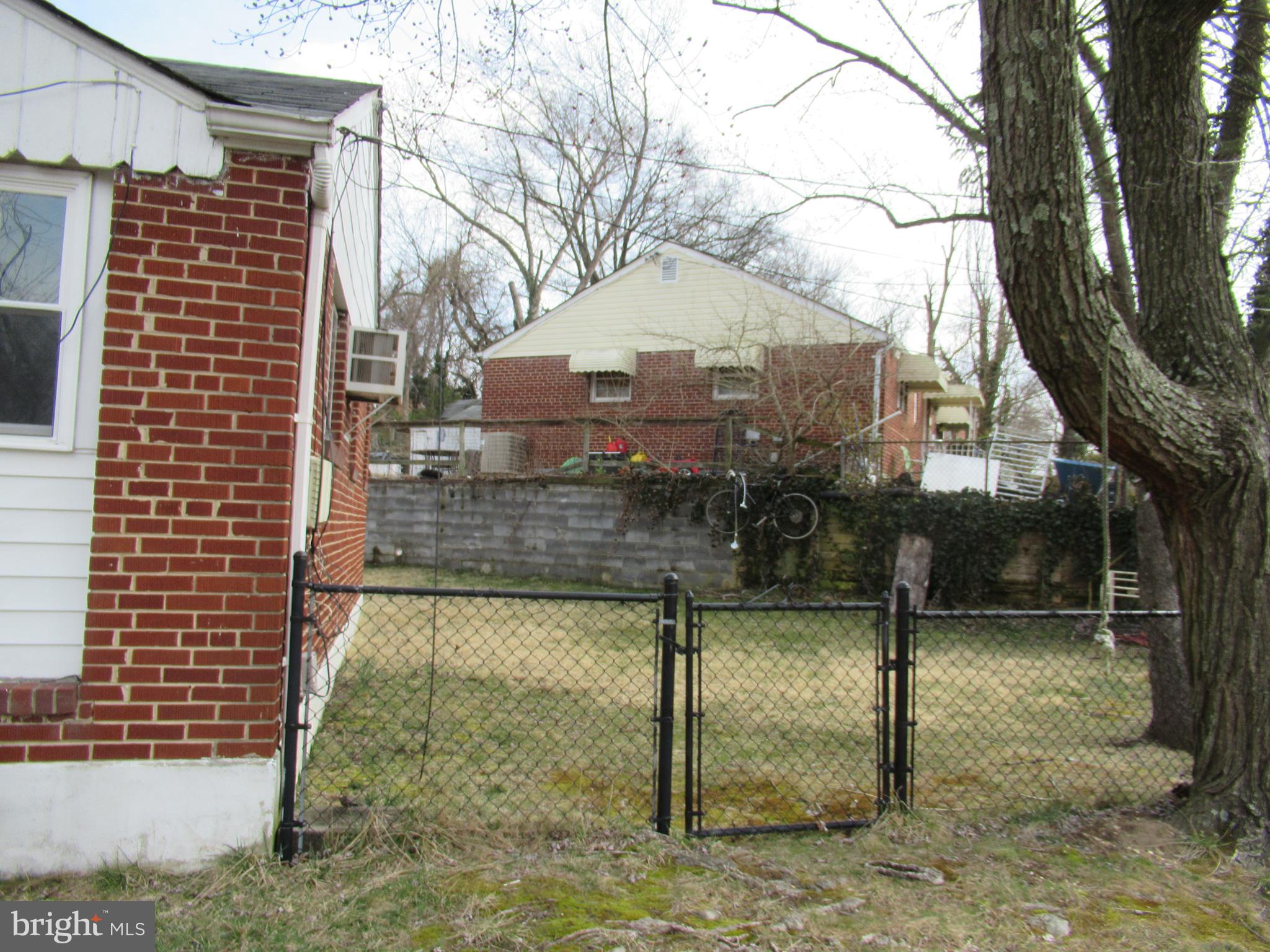 6922 Decatur Street Hyattsville, MD 20784 - Photo 3 of 16 Side Yard