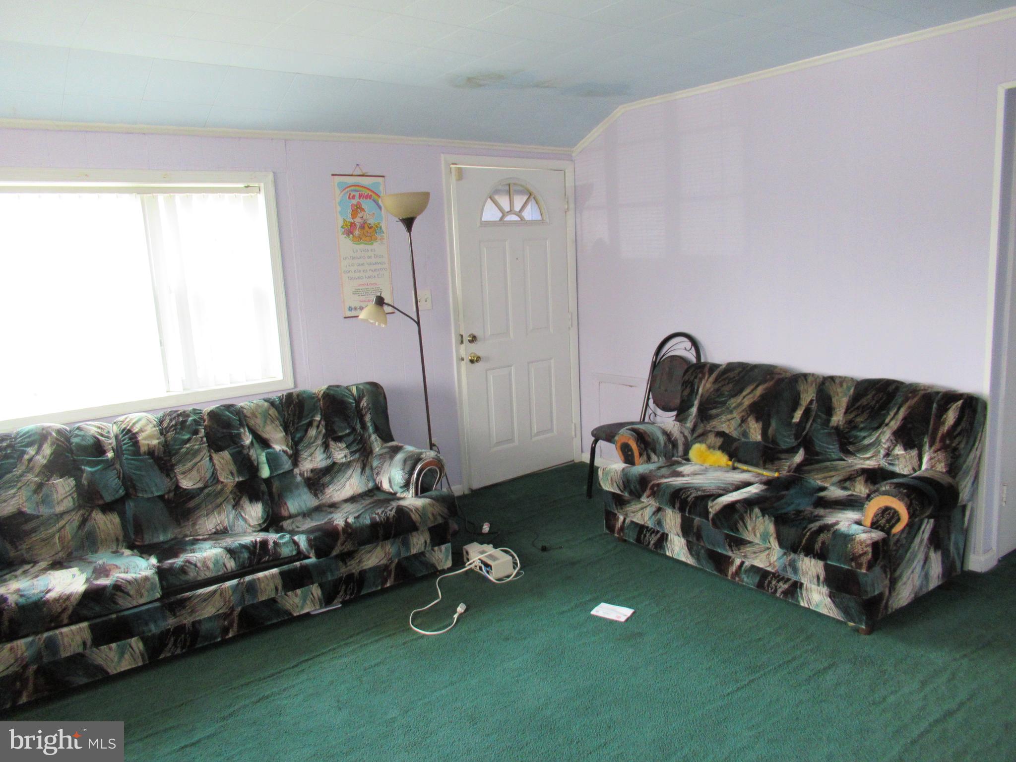 6922 Decatur Street Hyattsville, MD 20784 - Photo 4 of 16 Living Room
