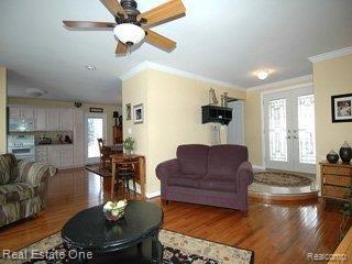 22601 Deerfield Road Novi, MI 48375 - Photo 3 of 23 Entry