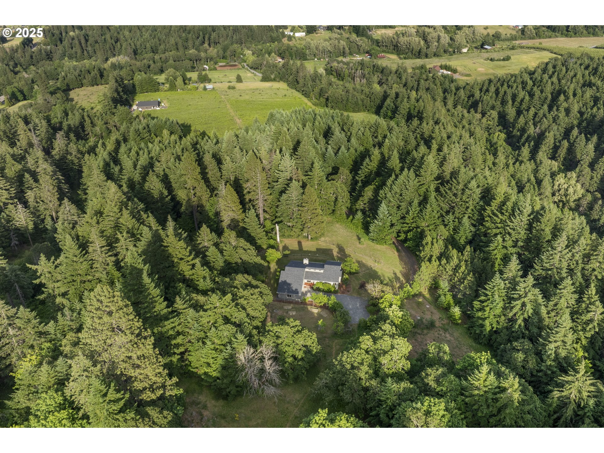 4719 Westwood Drive Hood River, OR 97031 - Photo 11 of 48