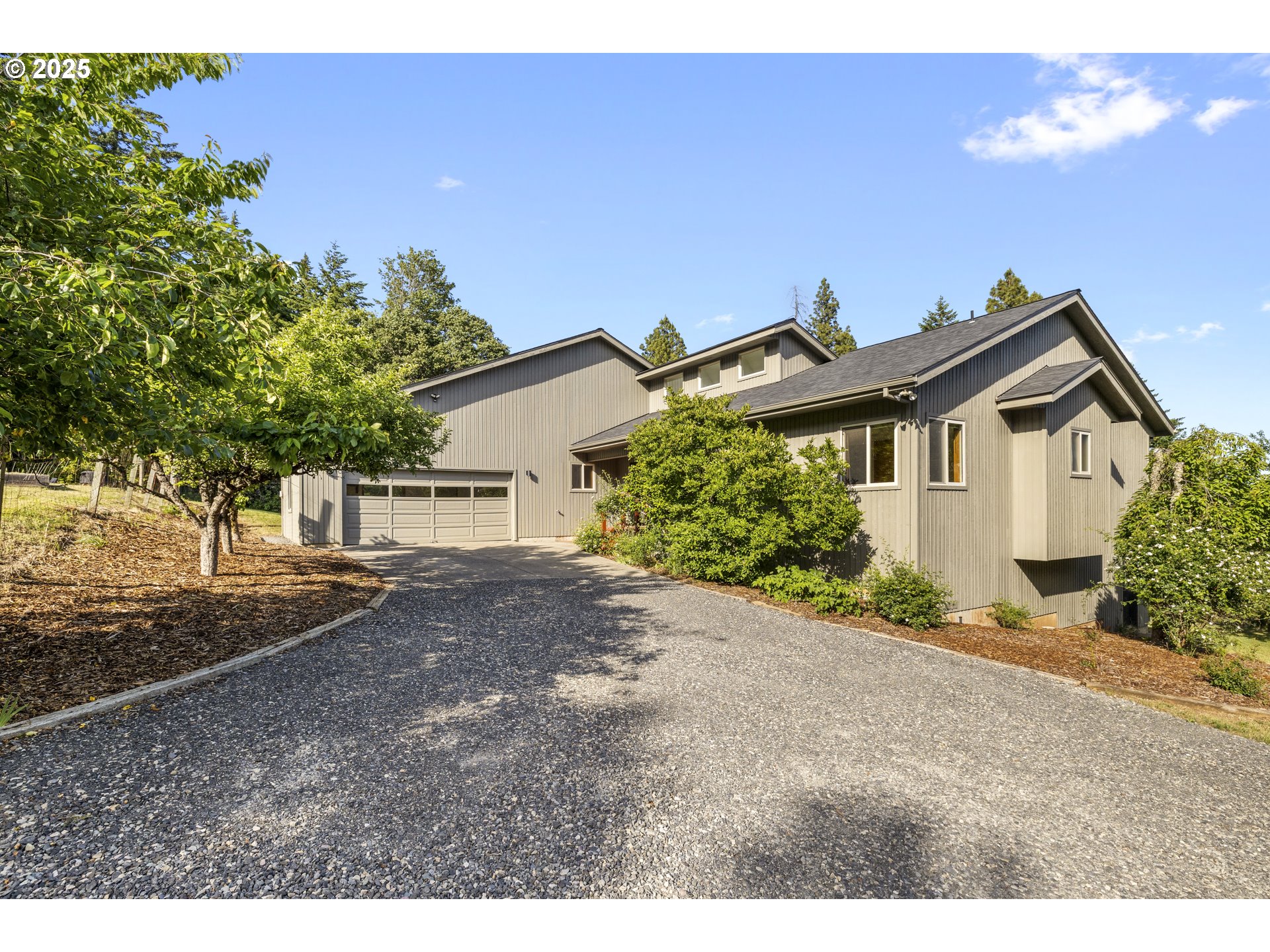 4719 Westwood Drive Hood River, OR 97031 - Photo 2 of 48