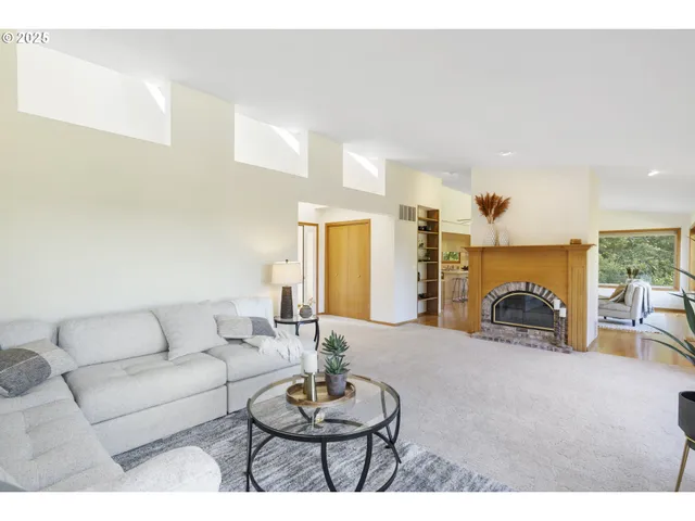 $1,399,000 | 4719 Westwood Drive, Hood River, OR 97031