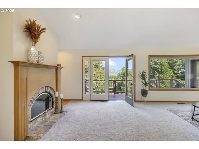 $1,399,000 | 4719 Westwood Drive, Hood River, OR 97031