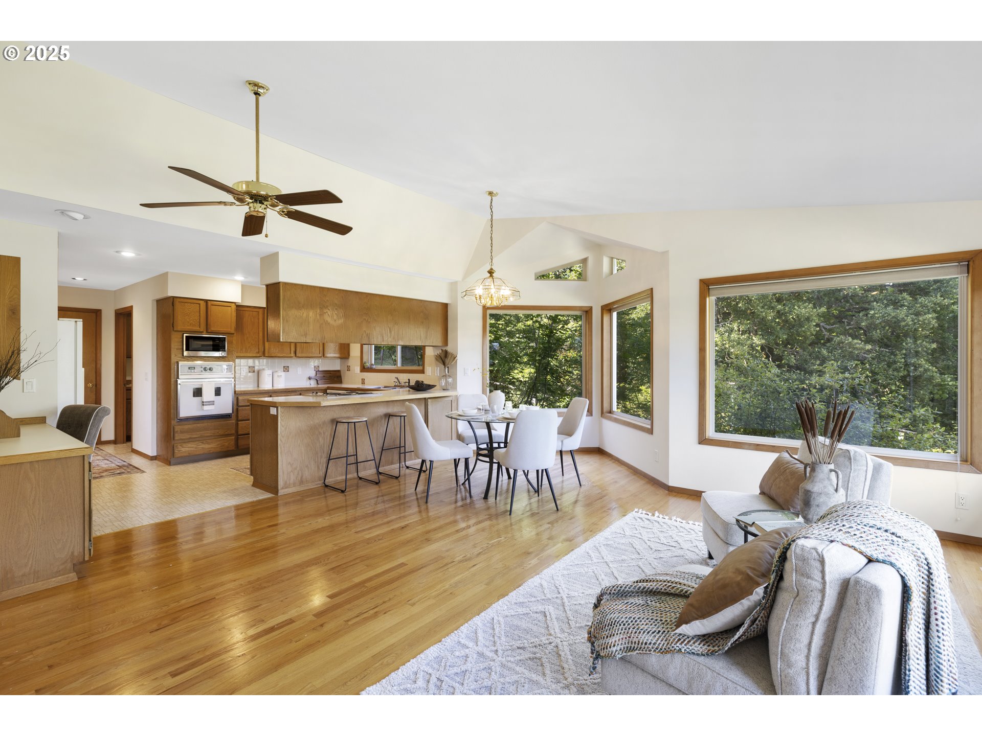 4719 Westwood Drive Hood River, OR 97031 - Photo 27 of 48