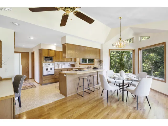 $1,399,000 | 4719 Westwood Drive, Hood River, OR 97031