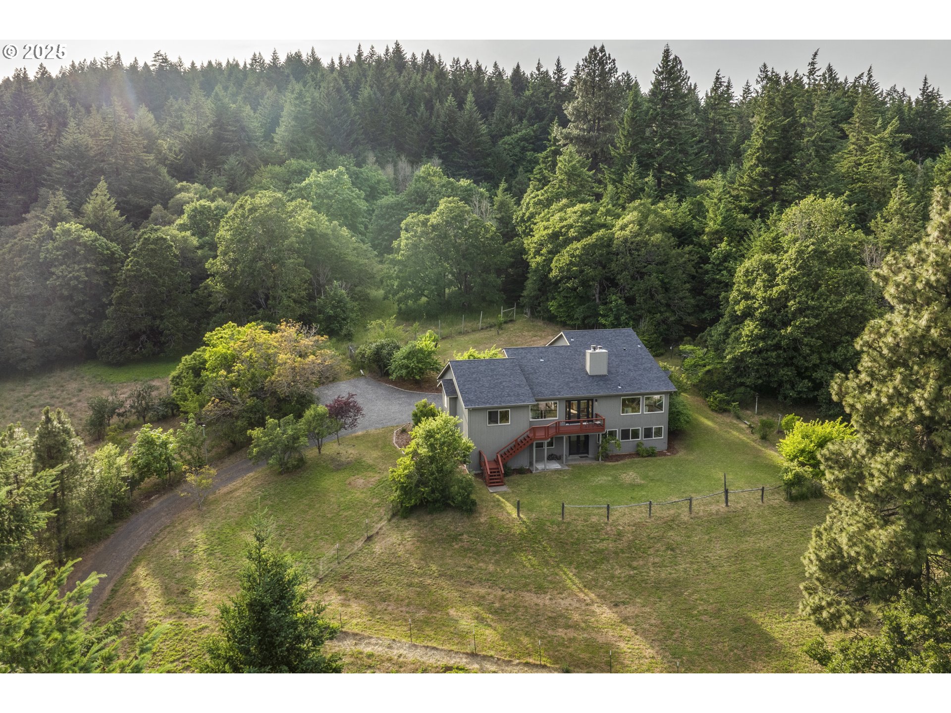 4719 Westwood Drive Hood River, OR 97031 - Photo 3 of 48