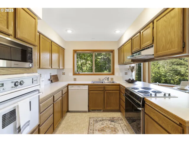 $1,399,000 | 4719 Westwood Drive, Hood River, OR 97031