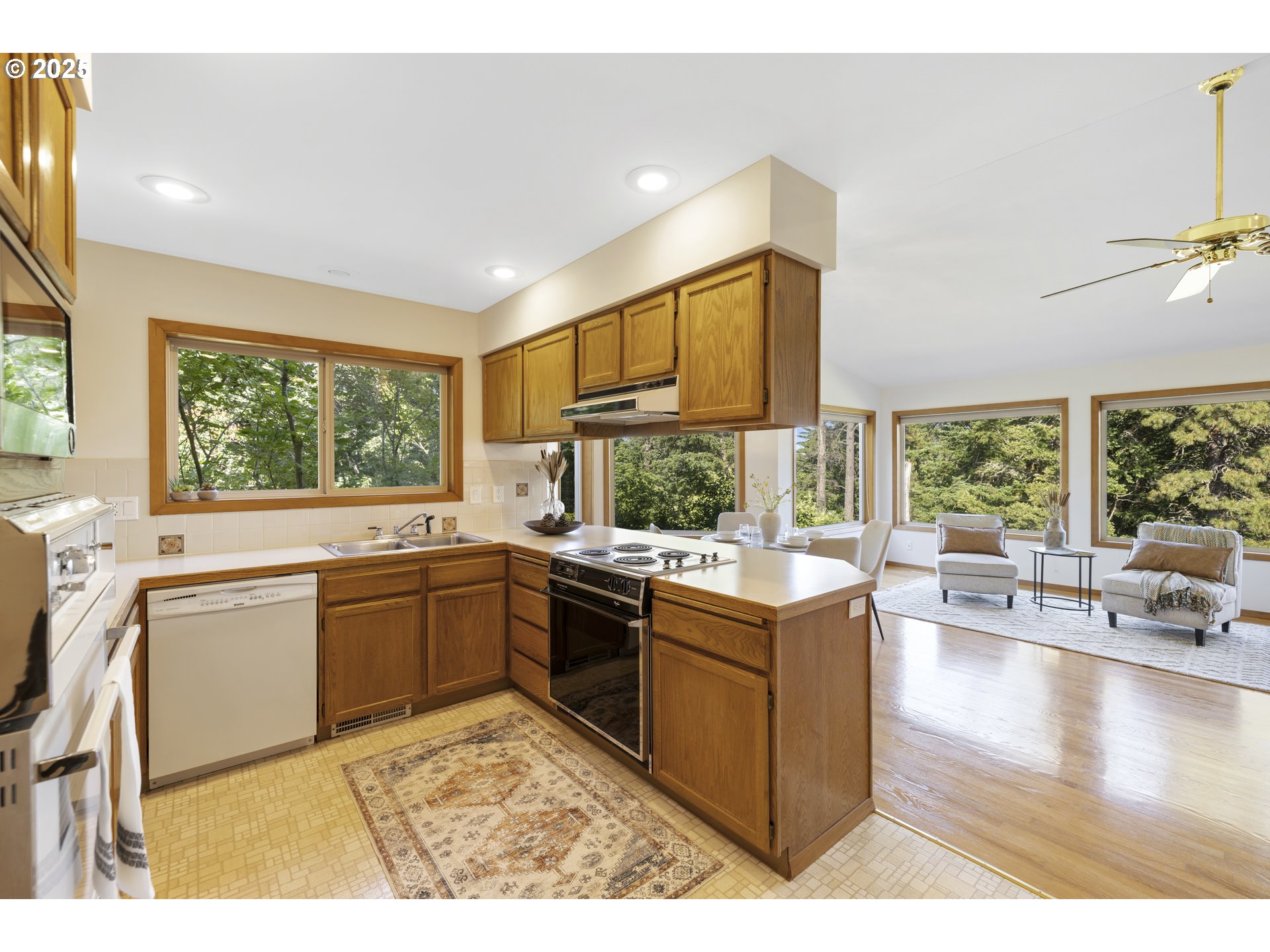 4719 Westwood Drive Hood River, OR 97031 - Photo 33 of 48