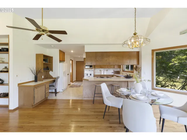 $1,399,000 | 4719 Westwood Drive, Hood River, OR 97031