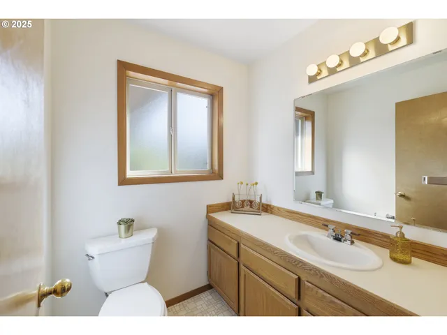 $1,399,000 | 4719 Westwood Drive, Hood River, OR 97031