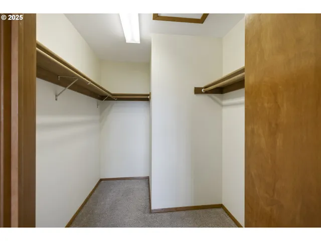 $1,399,000 | 4719 Westwood Drive, Hood River, OR 97031