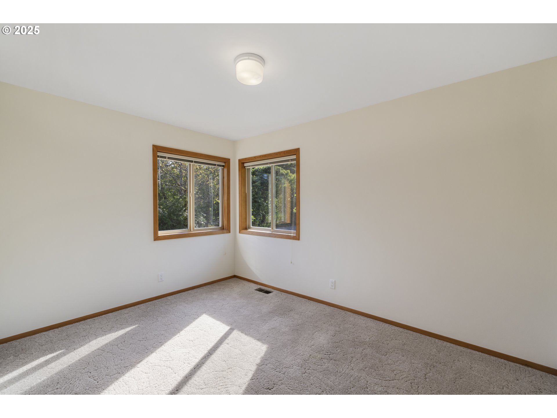 4719 Westwood Drive Hood River, OR 97031 - Photo 43 of 48