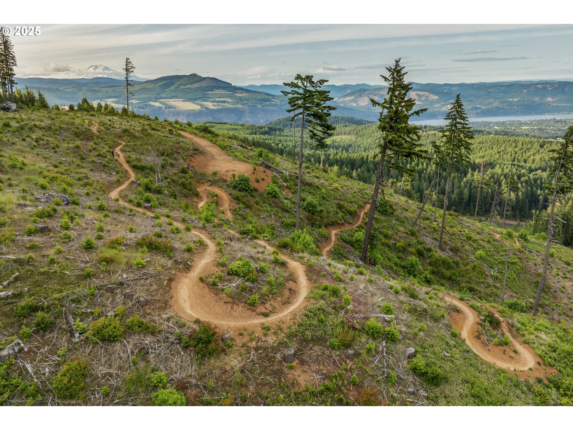 4719 Westwood Drive Hood River, OR 97031 - Photo 10 of 48