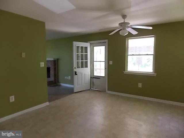 2228 Bachmans Valley Road Manchester, MD 21102 - Photo 6 of 18 Living Room