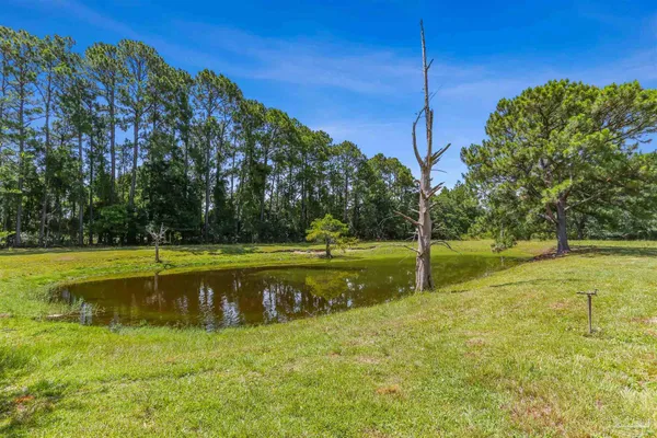 $1,100,000 | 939 Avalon Boulevard, Milton, FL 32583