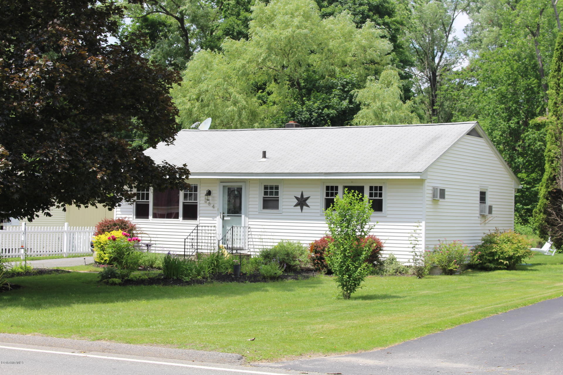 264 Sand Springs Road Williamstown, MA 01267 - Photo 2 of 27 IMG_5648