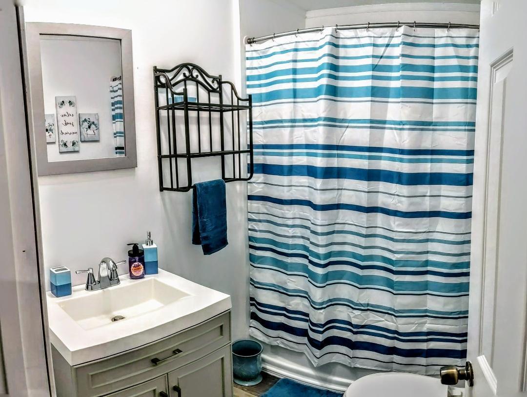 490 Glenlock Road Sweetwater, TN 37874 - Photo 13 of 27 Bathroom