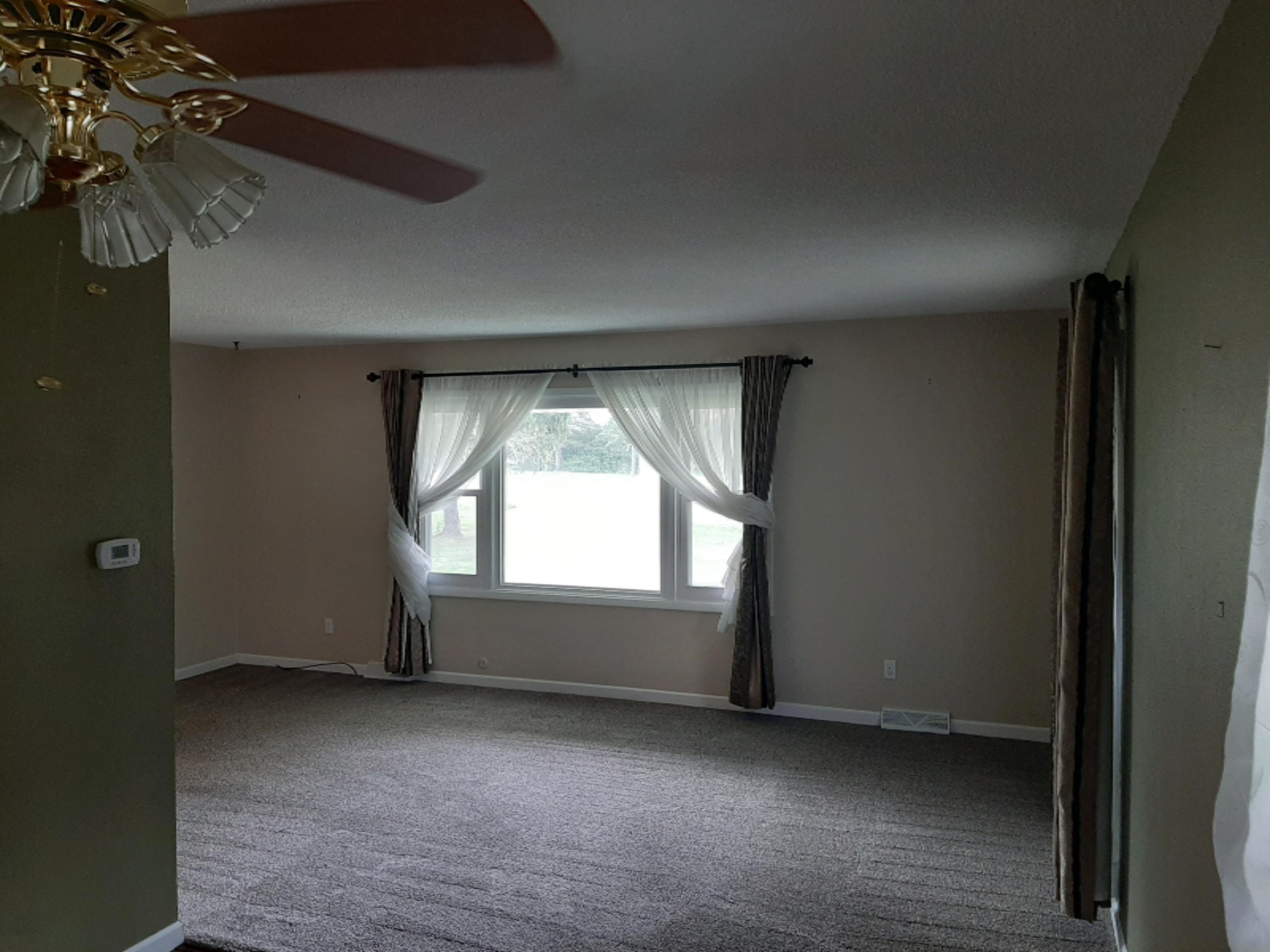 6830 Clinton Road Jackson, MI 49201 - Photo 11 of 36 Living Room2