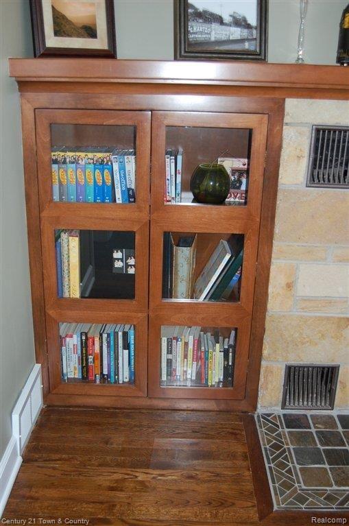 3707 Kenmore Road Berkley, MI 48072 - Photo 19 of 25 Built-in Shelving