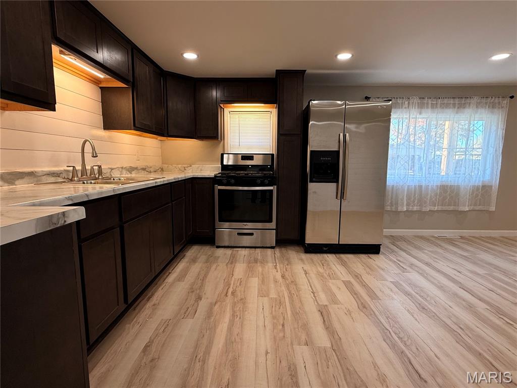 912 South Walnut Street Litchfield, IL 62056 - Photo 3 of 26