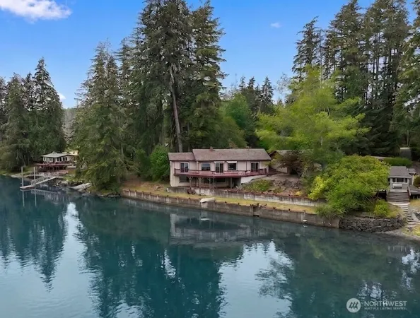 $679,000 | 5470 East Grapeview Loop Road, Allyn, WA 98524