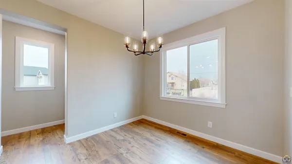 $484,900 | 2628 Southwest Sherwood Park Drive, Topeka, KS 66614