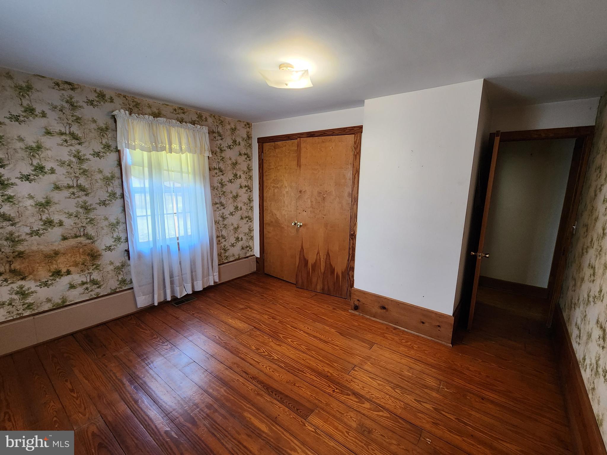 9527 Springs Road Warrenton, VA 20186 - Photo 10 of 16 Bedroom