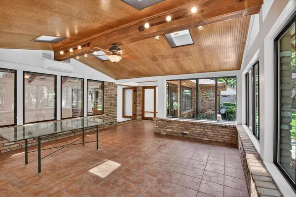 $1,295,000 | 1607 North Main Street, Euless, TX 76039
