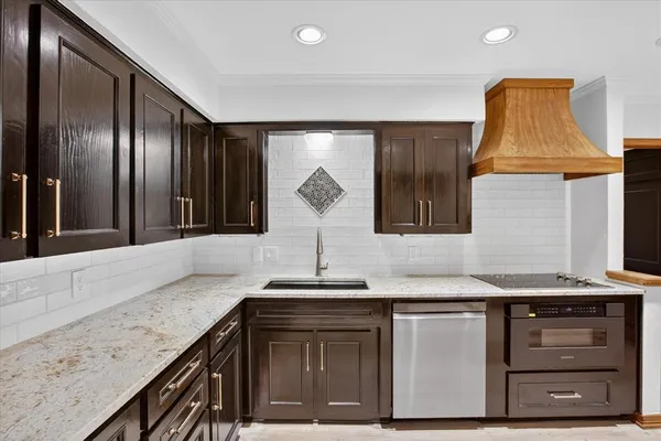 $1,295,000 | 1607 North Main Street, Euless, TX 76039
