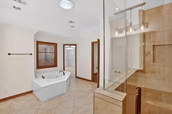 $1,295,000 | 1607 North Main Street, Euless, TX 76039